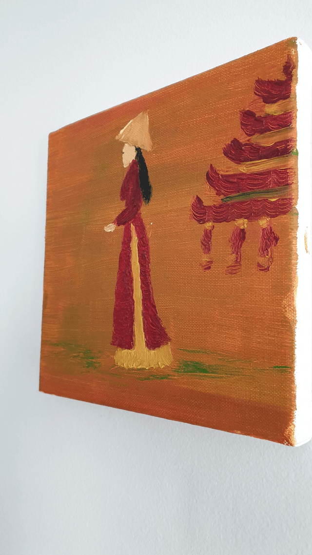 "La Dame de Huê" (The Lady from Huê)